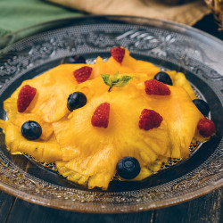 Carpaccio di Ananas allo Zafferano Leprotto