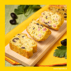 Plumcake giallo con prosciutto e olive