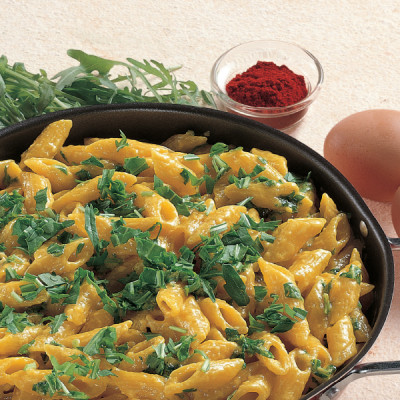 Penne con Rucola e Crema d'uovo allo Zafferano