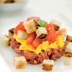 Tartare di fassona con robiolina allo zafferano