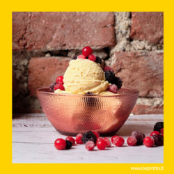 Gelato zafferano e frutti rossi