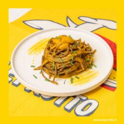 Spaghetti integrali con crema di patate e zafferano