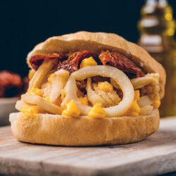 Panino con calamari e maionese allo Zafferano Leprotto Panino con calamari e maionese allo Zafferano Leprotto