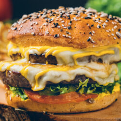 Cheeseburger con mimosa allo Zafferano Leprotto Cheeseburger con mimosa allo Zafferano Leprotto