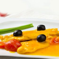 Pollo, pomodorini, olive e Zafferano Leprotto Pollo, pomodorini, olive e Zafferano Leprotto