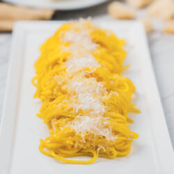 Spaghettini al burro, limone e Zafferano Leprotto