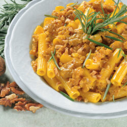 Sedanini allo Zafferano con salsa Contadina Sedanini allo Zafferano con salsa Contadina